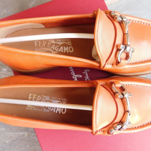 NIB SALVATORE FERRAGAMO ORANGE MASON LOAFERS LEATHER Flats Loafers